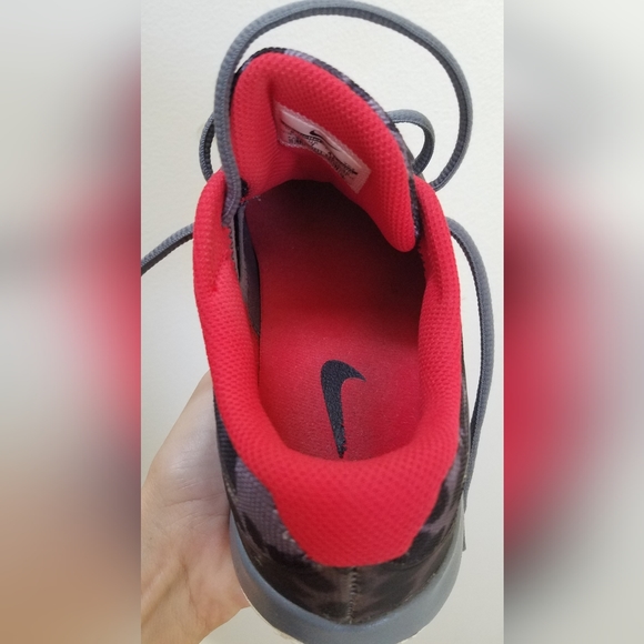 EUC Nike Zoom cheetah print gray black red size 8 - Picture 9 of 12